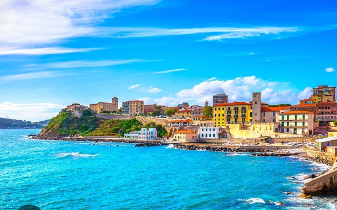 Luxury Apartment Centro Storico Piombino Exterior photo